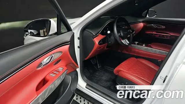 Genesis GV70 2023 — ფოტო 15/20