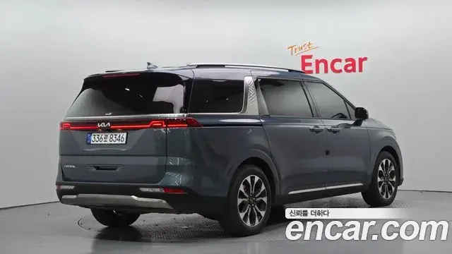 Kia Carnival 2023 — Фото 2/20