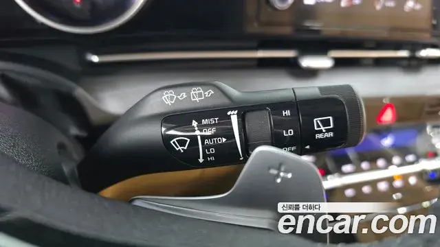 Kia Carnival 2023 — Фото 17/20