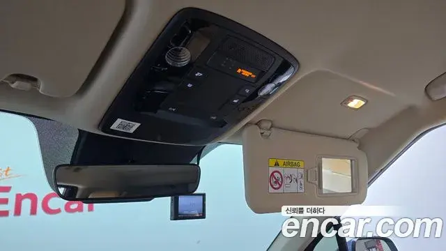 Kia Carnival 2023 — Фото 18/20