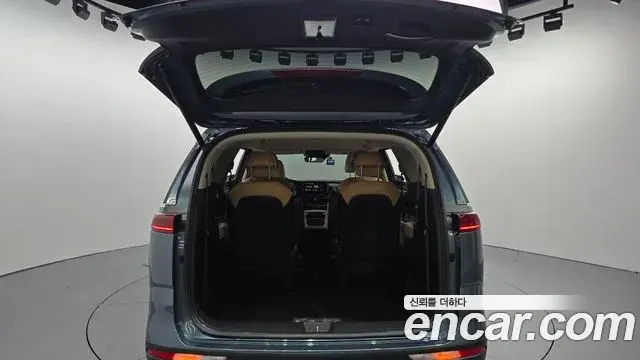 Kia Carnival 2023 — Фото 20/20