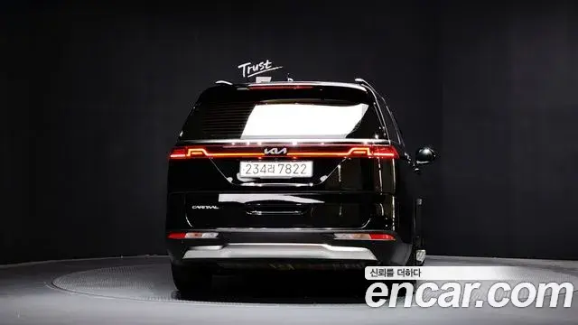 Kia Carnival 2022 — Photo 22/23