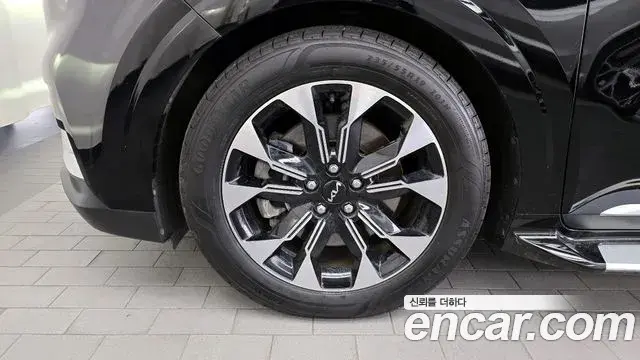 Kia Carnival 2022 — Photo 14/23