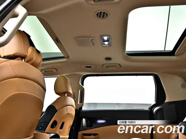 Kia Carnival 2022 — Photo 9/23