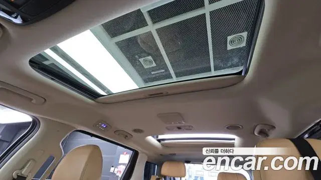 Kia Carnival 2022 — Photo 12/23