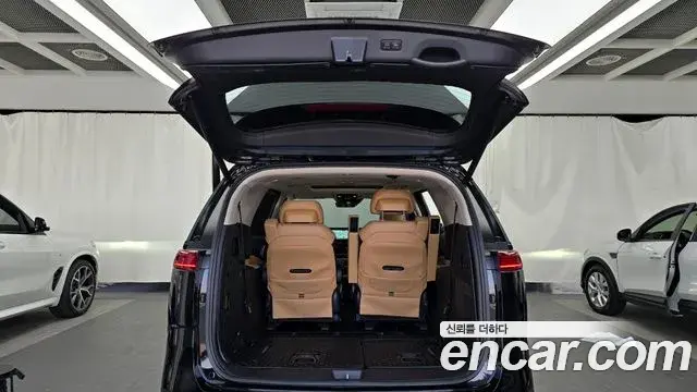 Kia Carnival 2022 — Photo 18/23