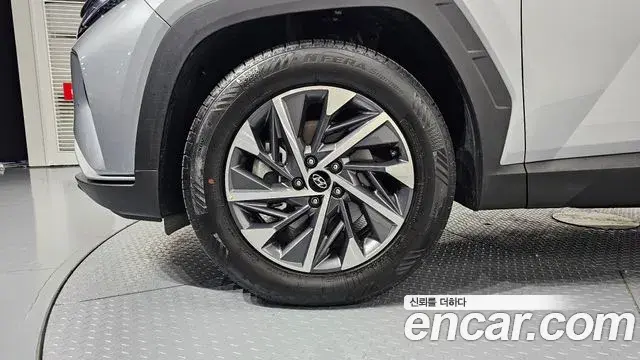 Hyundai Tucson Hybrid 2021 — Photo 6/20