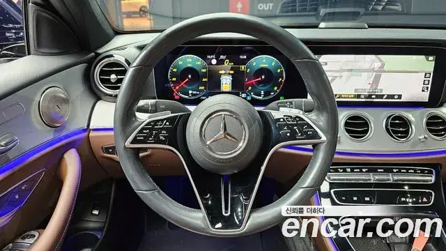 Mercedes-Benz E-Class 2021 — ფოტო 13/20