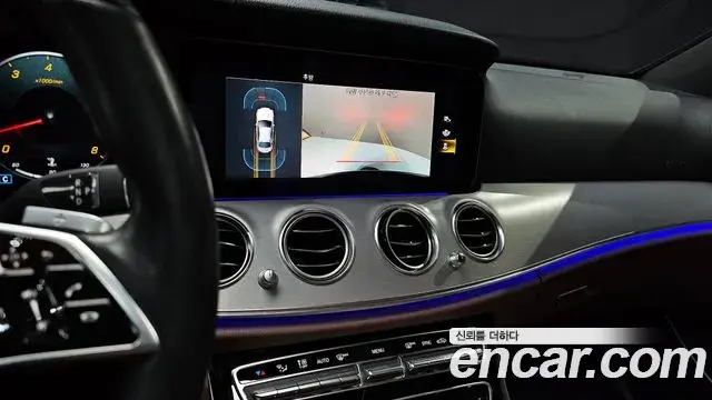 Mercedes-Benz E-Class 2021 — ფოტო 1/20