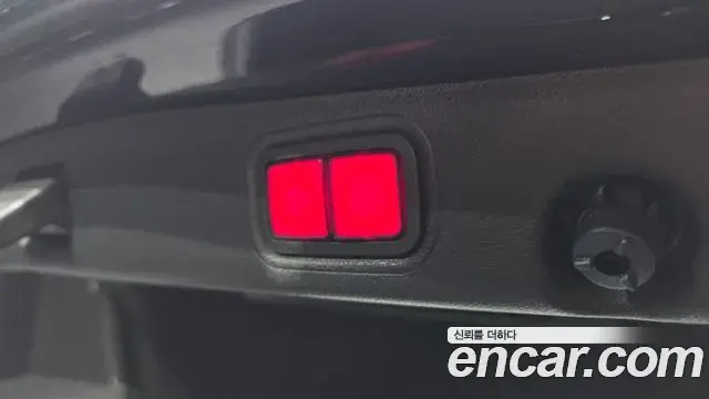 Mercedes-Benz E-Class 2021 — ფოტო 9/20