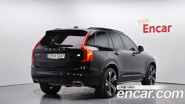 Volvo XC90 2021 — Фото 2/20