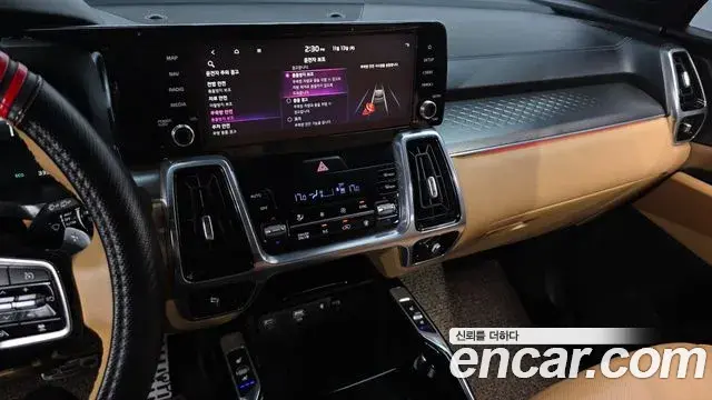 Kia Sorento 2023 — Фото 14/20