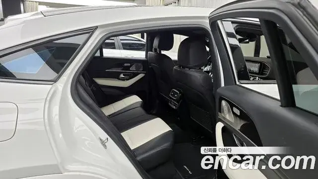 Mercedes-Benz GLE-Class 2022 — ფოტო 20/20