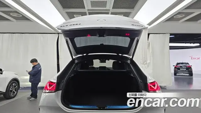 Mercedes-Benz GLE-Class 2022 — ფოტო 8/20