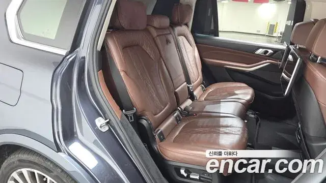BMW X7 2020 — Şəkil 18/20