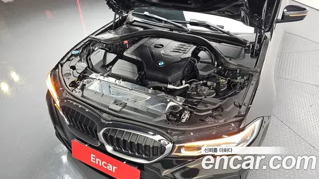 BMW 3 Series 2021 — Photo 18/20