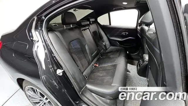 BMW 3 Series 2021 — Photo 16/20