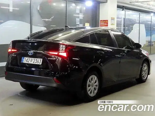 Toyota Prius 2022 — Şəkil 6/19