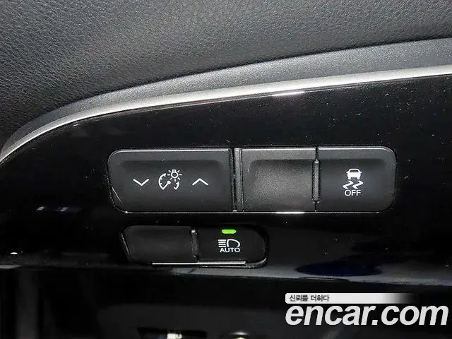 Toyota Prius 2022 — Şəkil 9/19