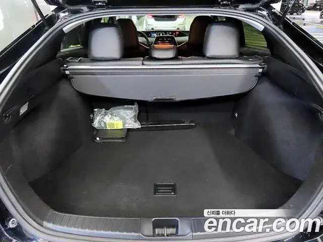 Toyota Prius 2022 — Şəkil 13/19