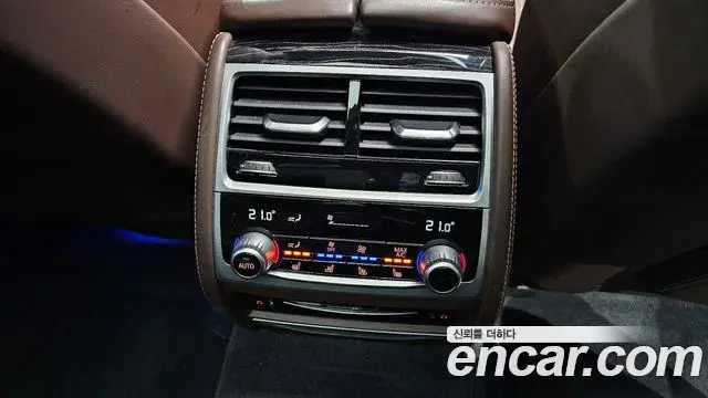 BMW 7 Series 2020 — Photo 17/20