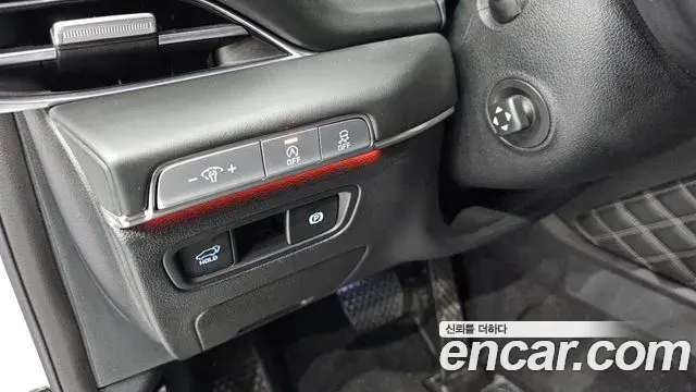 Genesis GV80 2023 — ფოტო 19/20