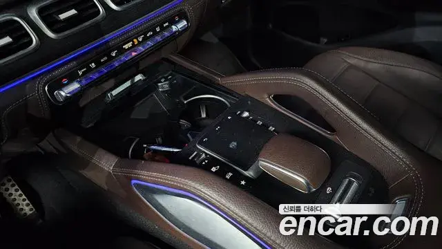 Mercedes-Benz GLS-Class 2022 — Photo 8/20