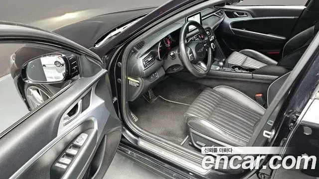 Genesis G70 2019 — Photo 16/20