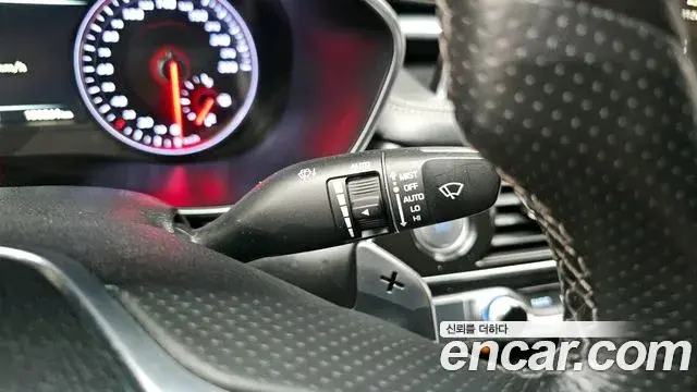 Genesis G70 2019 — Photo 15/20