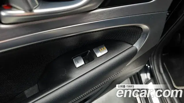 Genesis G70 2019 — Photo 14/20