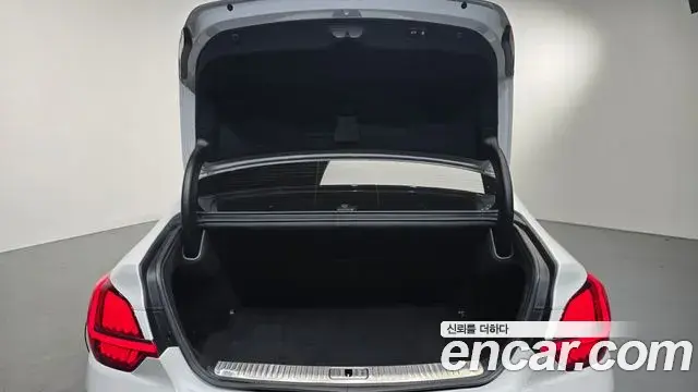 Kia The K9 2022 — ფოტო 8/20