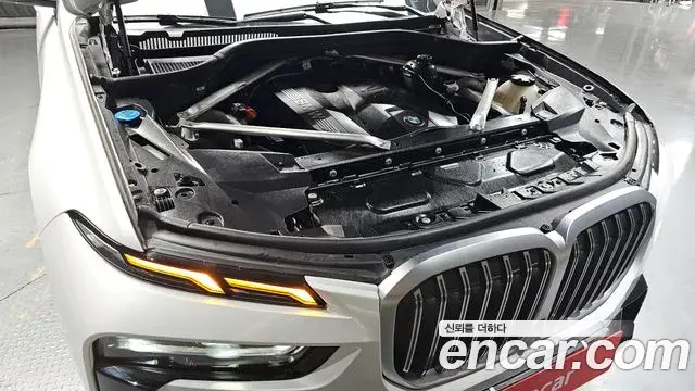 BMW X7 2023 — ფოტო 1/20