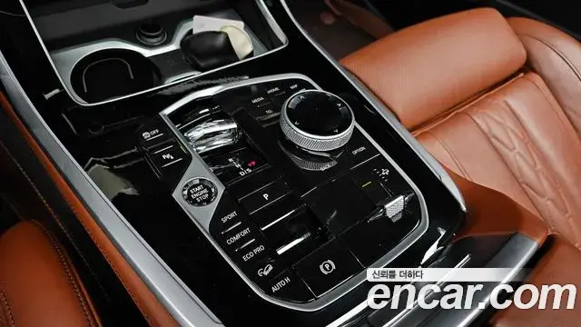 BMW X7 2023 — ფოტო 14/20