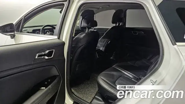 Kia Sportage 2021 — Фото 11/20