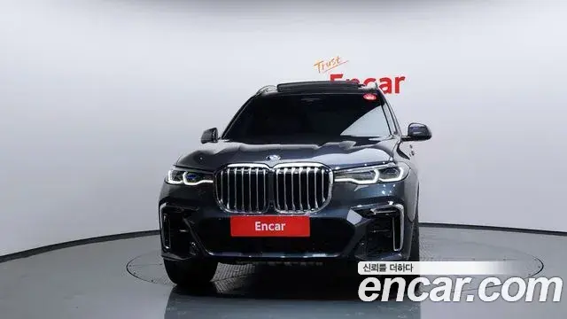 BMW X7 2021 — ფოტო 16/20