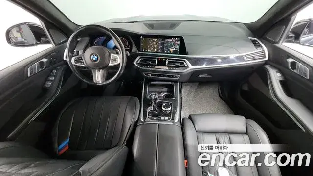 BMW X7 2021 — ფოტო 8/20