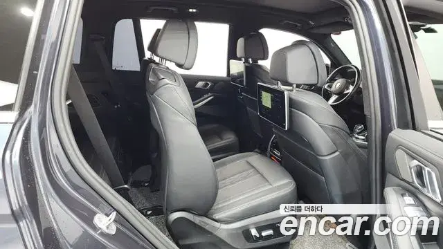 BMW X7 2021 — ფოტო 10/20