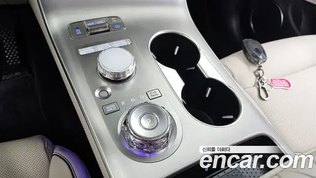 Genesis GV70 2024 — Photo 15/20