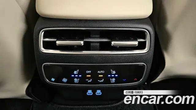 Genesis GV70 2024 — Photo 2/20