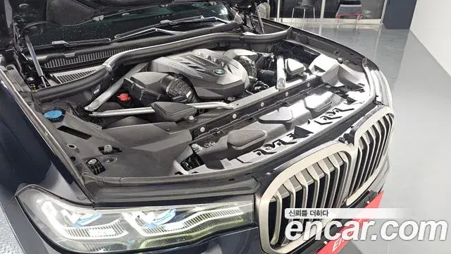 BMW X7 2021 — ფოტო 9/20