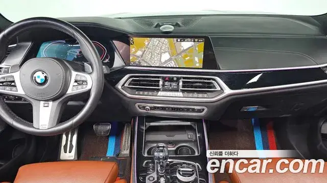 BMW X7 2021 — ფოტო 18/20