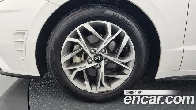 Hyundai Sonata Hybrid 2021 — Photo 14/20