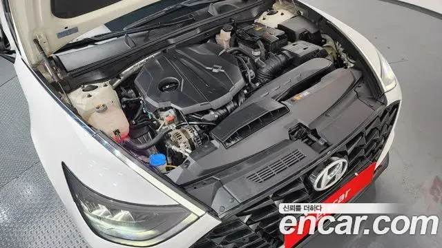 Hyundai Sonata Hybrid 2021 — Photo 11/20