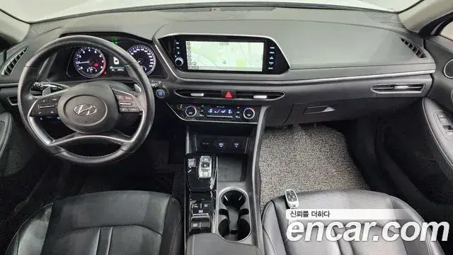 Hyundai Sonata Hybrid 2021 — Photo 8/20