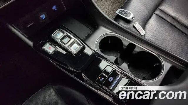 Hyundai Sonata Hybrid 2021 — Photo 13/20