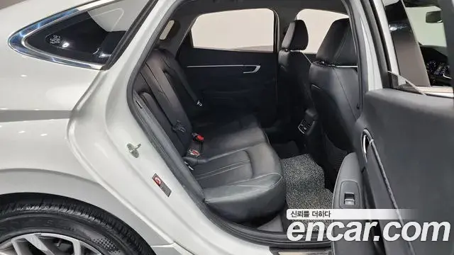Hyundai Sonata Hybrid 2021 — Photo 15/20