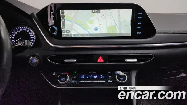 Hyundai Sonata Hybrid 2021 — Photo 9/20