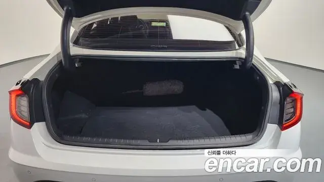 Hyundai Sonata Hybrid 2021 — Photo 16/20
