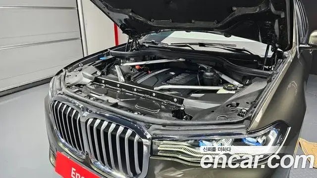 BMW X7 2022 — ფოტო 1/20