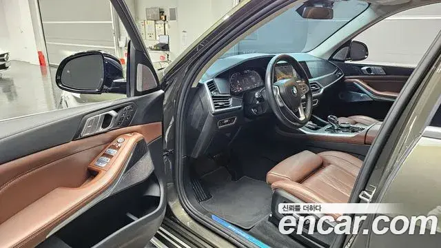BMW X7 2022 — ფოტო 6/20